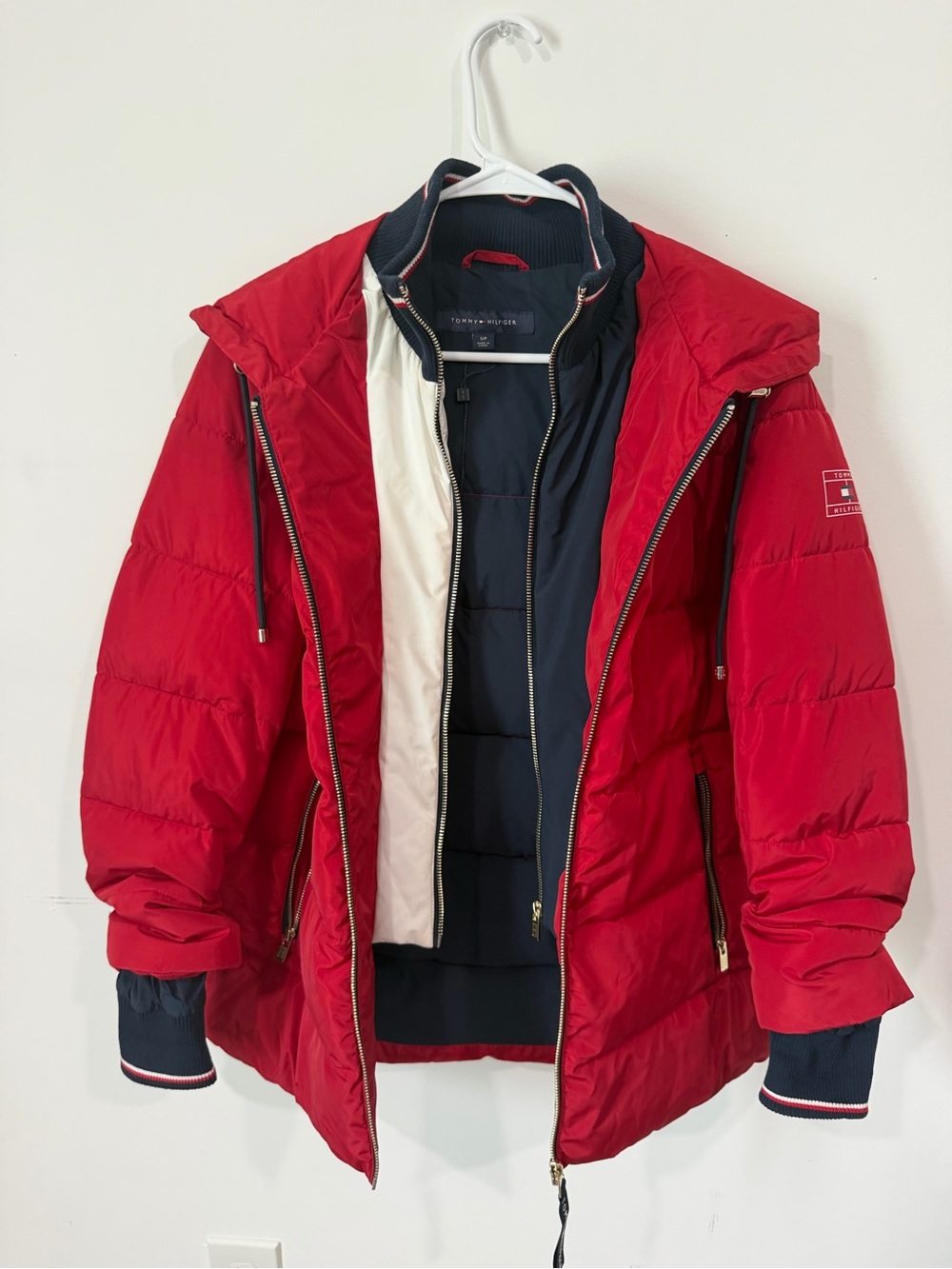 Tommy Hilfiger Women’s Hooded Puffer Jacket Size S/P Double Zipper.